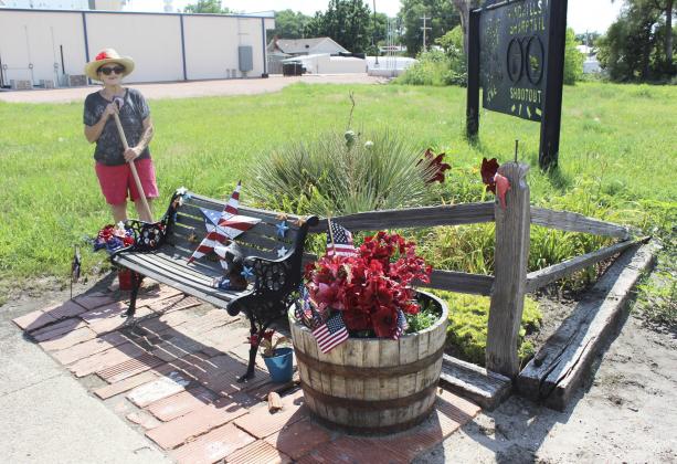 Hoatson helps beautify Mullen corner