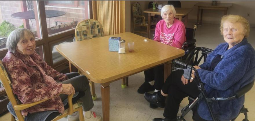 L-r: Sharon Carson, Marlene Dykes and Mary Kemp visiting one afternoon.