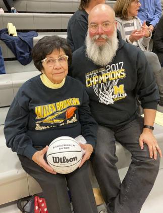 The late Lee Isom honored at games
