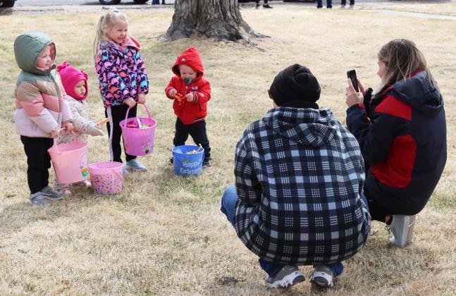 Over 30 attend Mullen Commercial Club Easter Egg Hunt