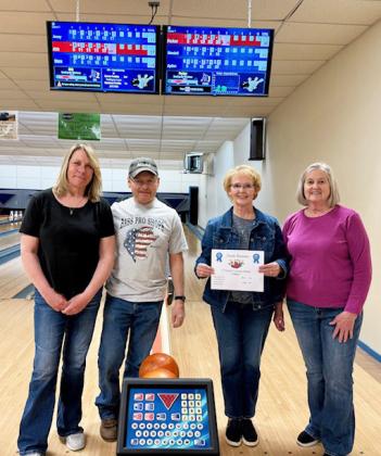 Thursday Night Mixed League champions, Hondo Shooters, l-r: Linda and Dan Rentfro, Nancy Beitel and Diana Brost. Jill Buchfinck