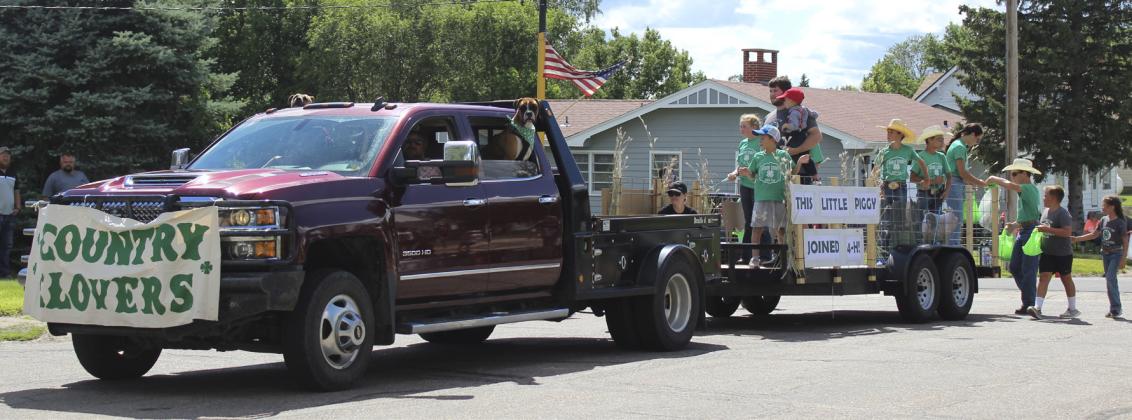 Country Clovers 4-H Club - 1st in Youth Organizations.