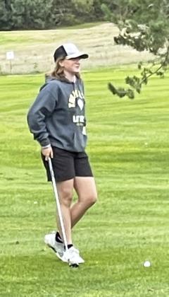 Corbin, Simonson end golf season at Districts