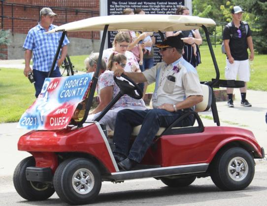 Country Clovers win Fair Parade