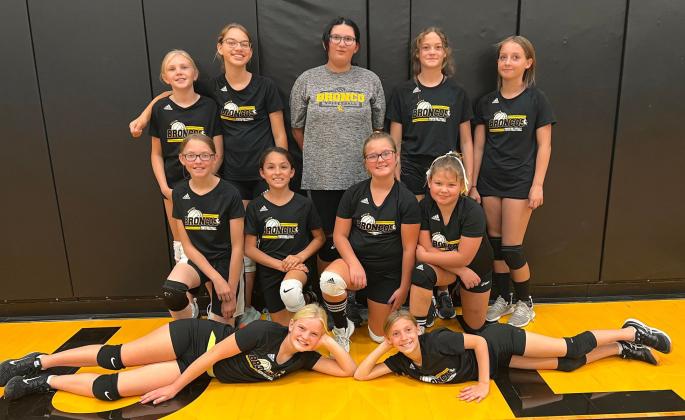 5th/6th grade Mullen youth volleyball team, pictured back l-r: Hadley Marsh, Yasmine Alarcon, Pandora Gray, Ava Kvanvig, Langston Pohlmeier-Fajardo. Middle: Chloe Wiese, Luciana Gonzalez, Jocelyn Oliveira, Bella Coetzee. Front: Ava Walz, Olivia Cox. Jordyn Phipps