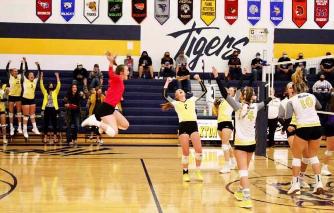 Lady Broncos are State Volleyball Bound!