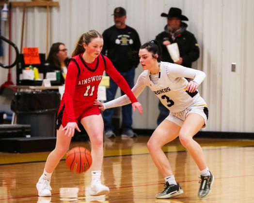 Georgia Wingebach in basketball action against Ainsworth. Megan Andersen