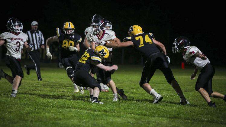 Sandhills Valley defeats Broncos with a 4th quarter run