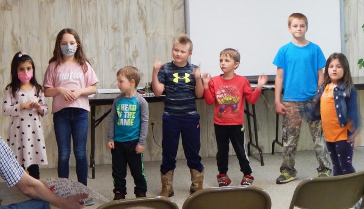 Joy Club holds closing program