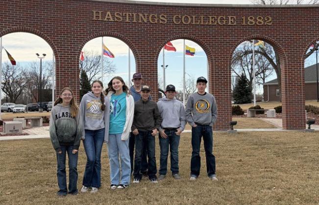 8th graders take college visit trip