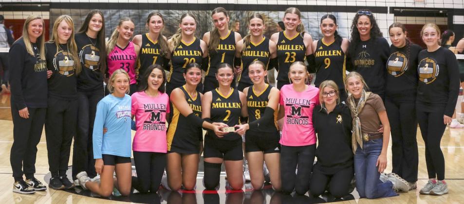 MNAC volleyball champions, back l-r: Head Coach Nichole Ourada, Jillian Taylor, Ava Kvanvig, Kaisley Phipps, Breckyn Burney, Emerson Thorberg, Abby Gracey, Brynne McCully, Chloe Newman, Jenna Donohoe, Assistant Coach Kay Dent, Annabelle Casillas, Kassidy Cheever. Front: Student Managers Emri Dent and Luciana Gonzalez, Ella Rice, Kalli Licking, Harper Andersen, Student Manager Hadley Marsh, Jailyn Miller, Student Manager Kendall Phipps. Megan Andersen