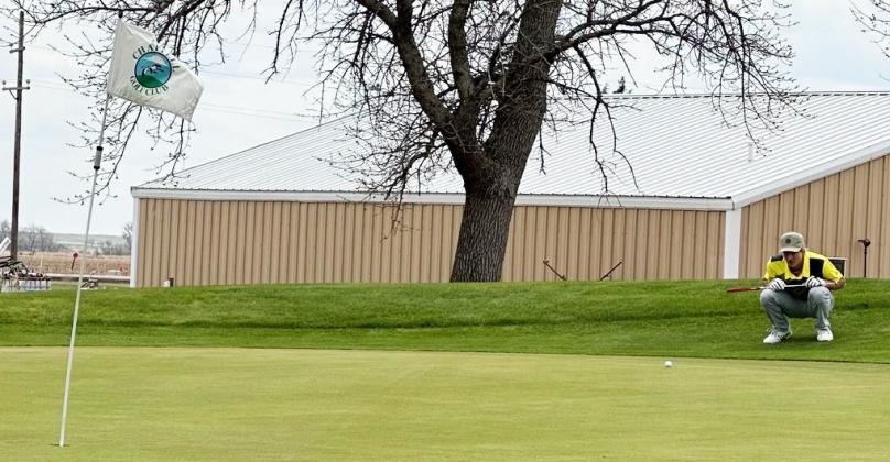 Justin French prepares to putt last Tuesday at Chappell. Clint Svoboda