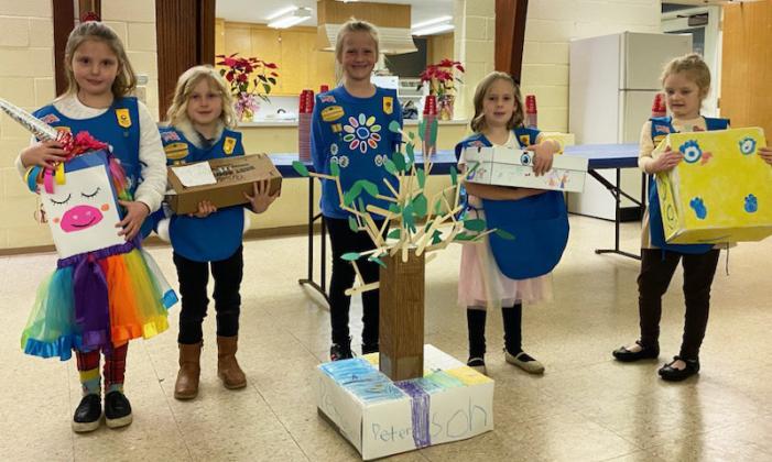 Daisy Girl Scouts, l-r: Aislynn Connealy, Charlotte Connealy, Danielle Peterson, Kinley Crisp, Anna Ridenour.