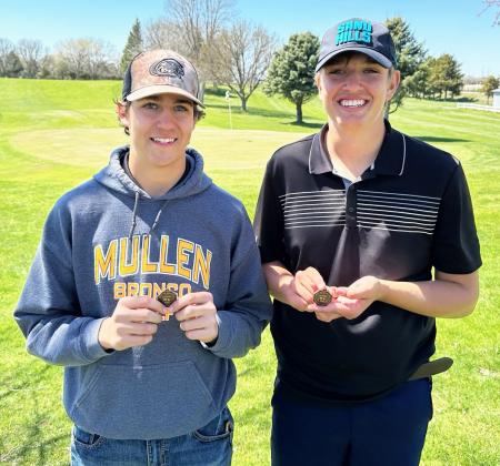 Jarren Forsen (left) and Jacob Walker with their MNAC medals. Clint Svoboda