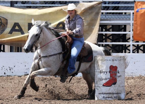 Emerson Thorberg running the barrels at state finals.