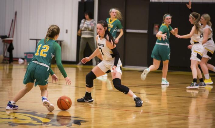 Shelby Welsh keeps her eye on the ball while on defense against North Platte St. Pat’s last Tuesday. Megan Andersen
