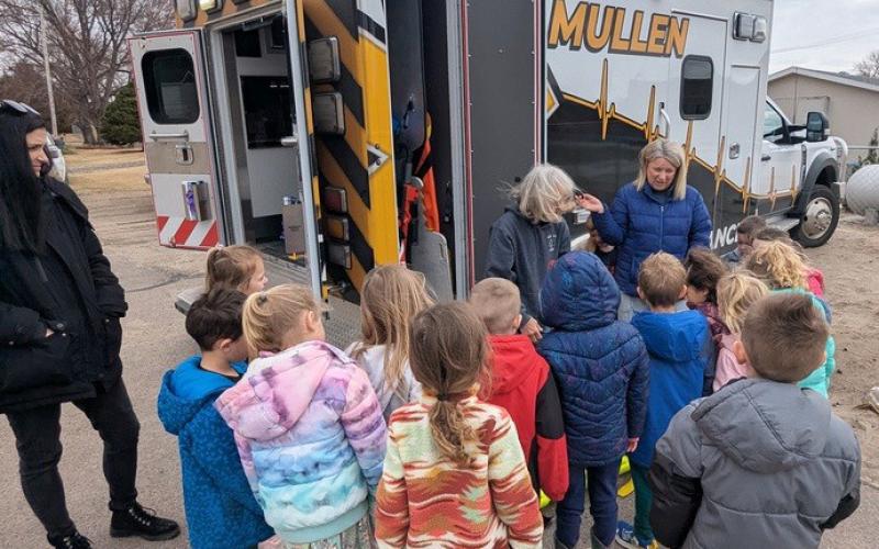 Preschool students learn about Mullen ambulance