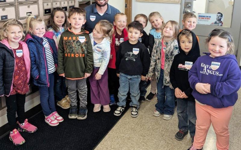 Preschool visits Mullen Post Office