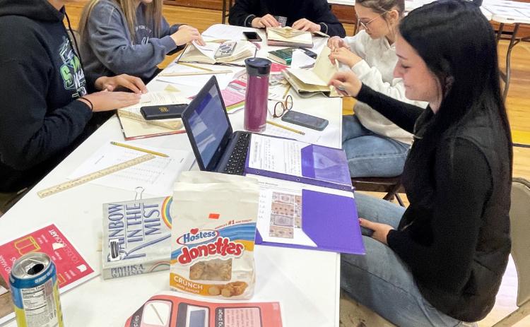 MHS Art Club hosts MNAC Art Workshop