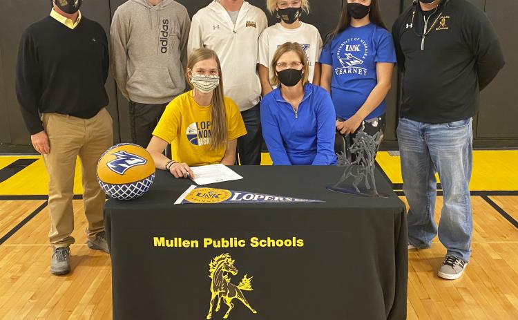Moore to play basketball at UNK