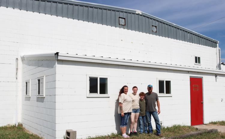 L-r: Jessica and Trinity Marks and Archer and Le Anderson at Sandhills Beef south of Mullen. Gerri Peterson