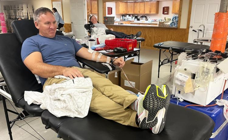 Kyle Hegland and Dane Peterson at last week’s blood drive. Gerri Peterson