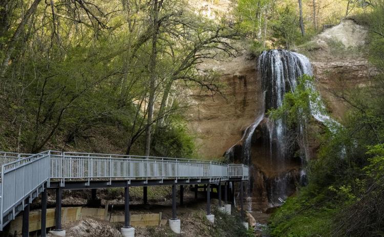 Smith Falls reopens with new boardwalk