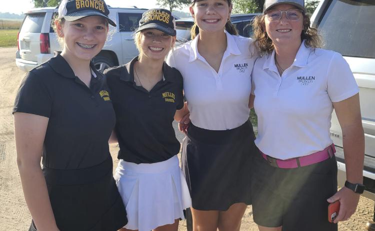 Girls golf competes in Ainsworth
