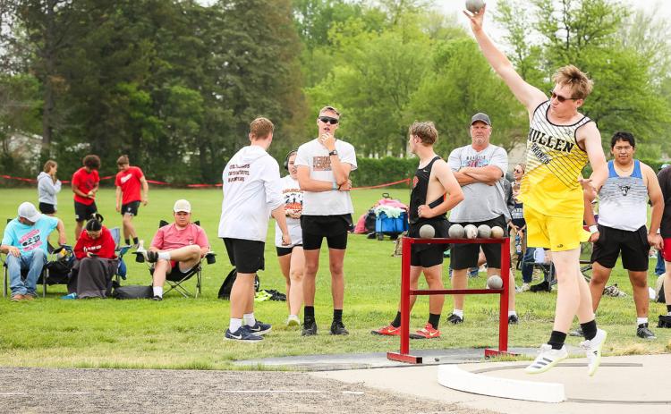 Daniel Wright competing in the shot put. Megan Andersen