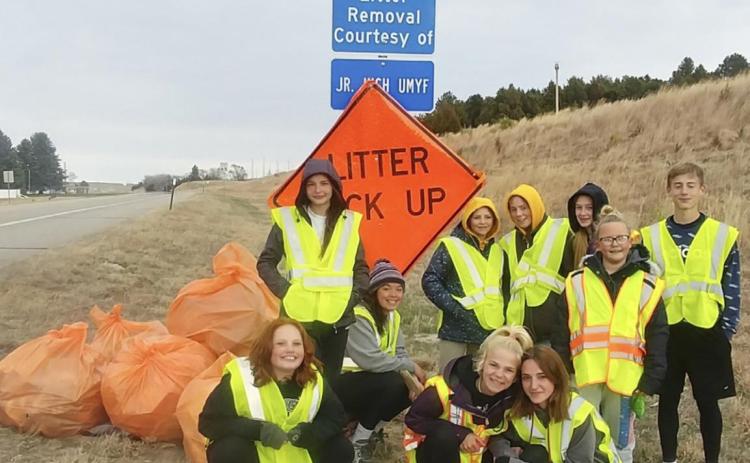 Pictured back, l-r: Maggie Haesler, Mercedes Garner, Kalli Licking, Harper Andersen, Sydnee Cheever, Riley Hegland, Alex Werner. Front: Grace Haesler, Tierston Moore, Fayth Brown. Dawn Mallory