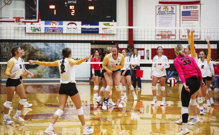 Celebrating a Jadyn Andersen kill at the Anselmo-Merna Tournament, l-r: Ella Rice, Allie Boyer, Andersen, Erika Massey, Izzy Hoyt and Kalli Licking. Megan Andersen
