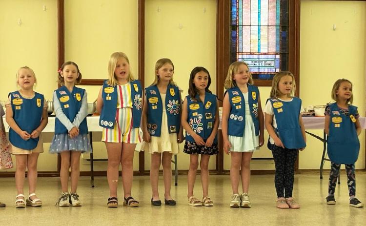 The Mullen Girl Scouts held their annual Mother/Daughter Salad Supper on Monday, April 13 at the Methodist Church. The Girl Scouts will be short a leader next year, if you are interested in volunteering, please contact Sooky Marks or Roxann Brown. Pictured above are the Daisy Girl Scouts, l-r: Stevie Johnson, Harper Barnes, Ruby Barney, Violet Stichka, Ryhme Pettit, Harper Myers, Brystol Call, Addison Mundorf, Ryann Walz, Doris Boland, Josey Boland, leader Emily Brown. Gerri Peterson
