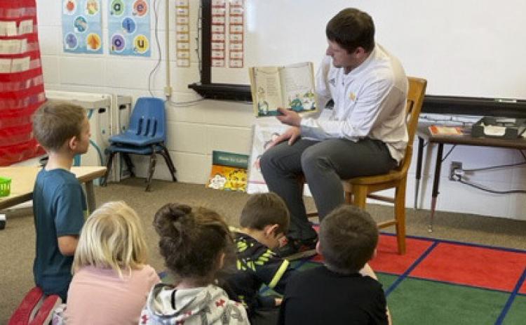 The kindergarten, 1st, and 2nd grade students participated in Read Across America Week by celebrating Dr. Seuss’ birthday last Thursday, March 2. They rotated through stations with a group and did a variety of activities. They even listened to a story with Mr. Mauler while enjoying a snack!