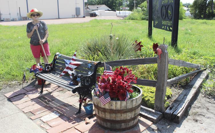 Hoatson helps beautify Mullen corner