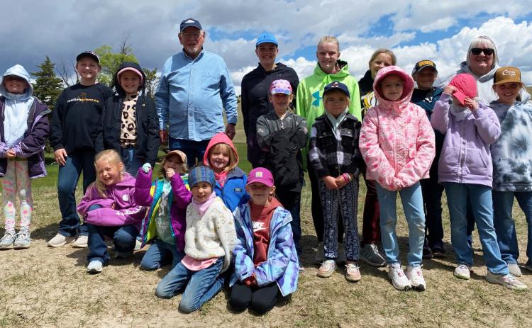 Back, l-r: Daryl Deibler, Tatum Deibler, Sadie Hoyt, Bill Williams, Maci Walz, Ava Walz, Ella Walz, Danielle Peterson, Shanon Williams. Front: Harper Myers, Ryhme Pettit, Addison Mundorf, Ryann Walz, Brystol Call, Kinley Crisp, Nora Pohot, Anna Hessin, Anna Ridenour, Aislynn Connealy. Sooky Marks
