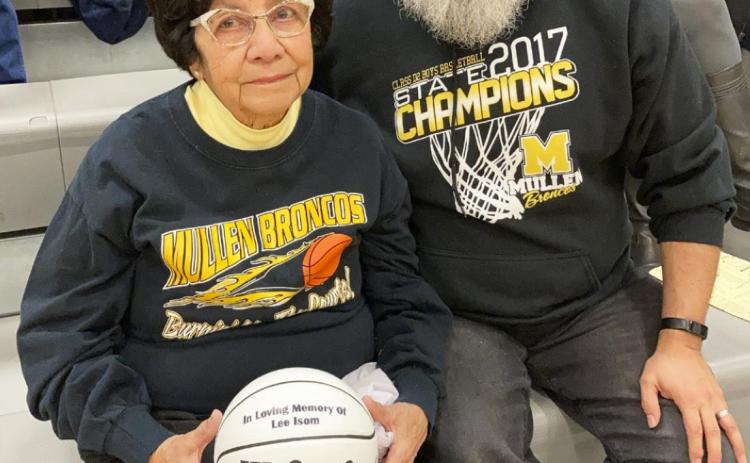 The late Lee Isom honored at games