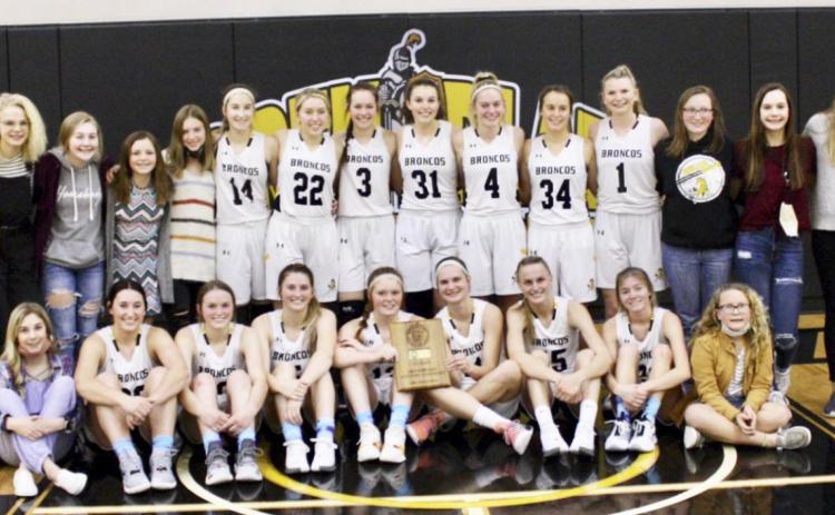 MNAC Girls Basketball Champions, back l-r: Assistant Coaches Grayce Ginkens and Trisha Vest, Student Manager Tierston Moore, Samantha Cheever, Student Manager Kalli Licking, Erika Massey, Whitney Jennings, Taylor Svoboda, Shelby Welsh, Jordyn McDowell, Alli Loughran, Callie Coble, Faith Miller, Corynn Corbin, Ashlyn Simonson, Jadyn Andersen, Assistant Coach Kay Dent, Head Coach Clint Svoboda. Front: Student Manager Peyton Paxton, Michelle Brown, Lindey Coble, Hanna Marshall, Kylie Licking, Samantha Moore, B