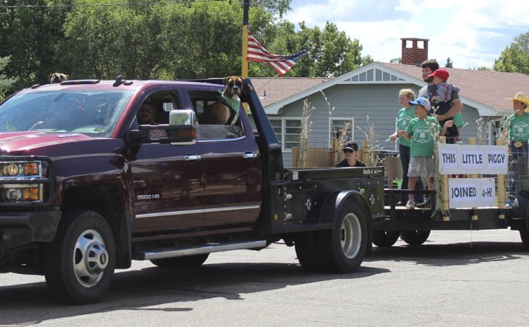 Country Clovers 4-H Club - 1st in Youth Organizations.