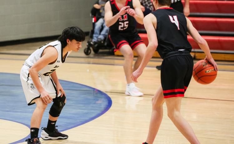 Nicholas Gonzalez on defense against Anselmo-Merna. Megan Andersen