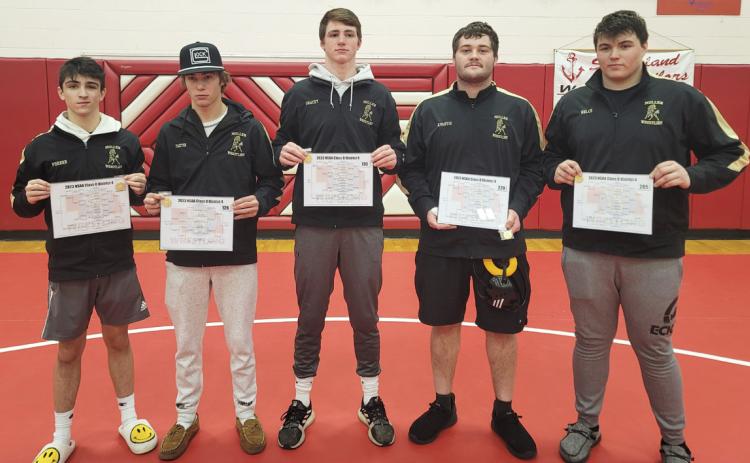 Mullen Bronco State Wrestling qualifiers, l-r: Jeffery Forsen - 120, Eli Paxton - 126, Chase Gracey - 170, Tel Kvanvig - 220, Isaac Welch - 285. See full District wrestling results on page 5. Kris Forsen
