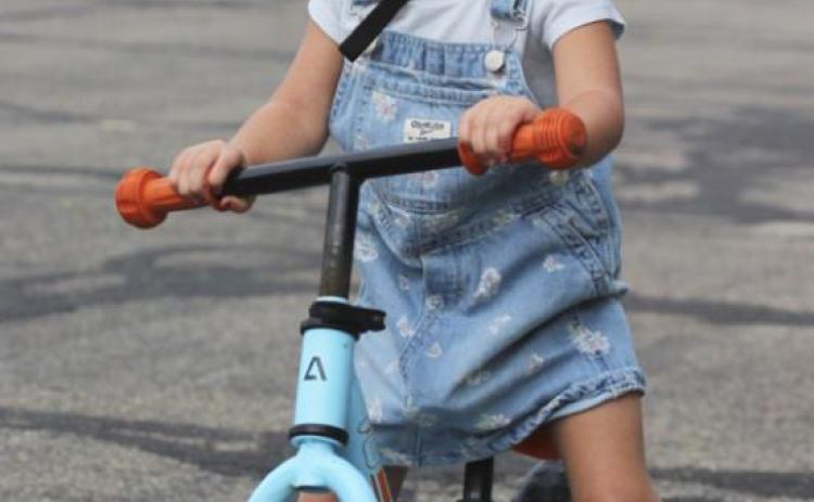 Addison Mundorf competes in the Pre-K Uphill Race. Gerri Peterson