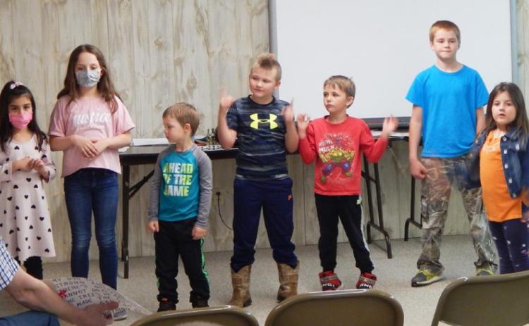 Joy Club holds closing program