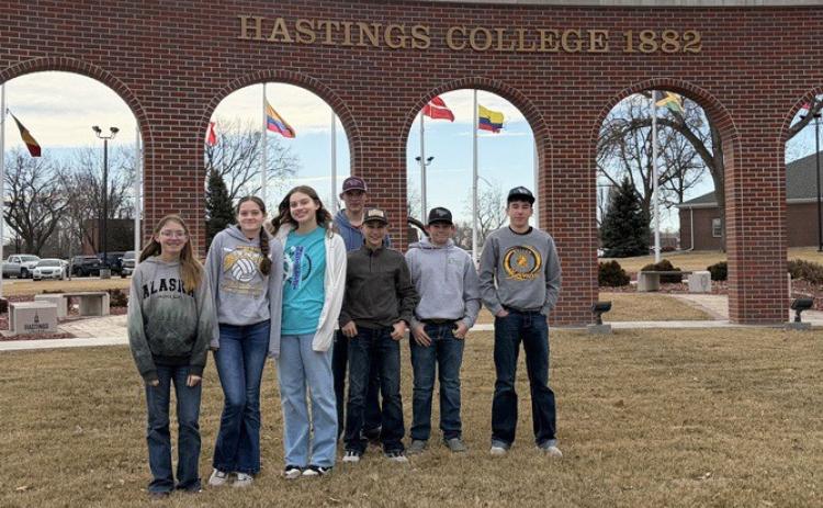 8th graders take college visit trip