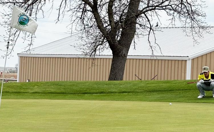 Justin French prepares to putt last Tuesday at Chappell. Clint Svoboda