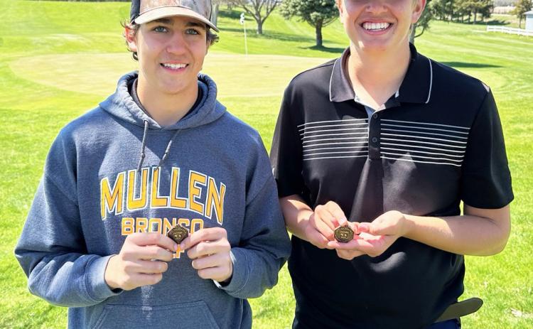 Jarren Forsen (left) and Jacob Walker with their MNAC medals. Clint Svoboda