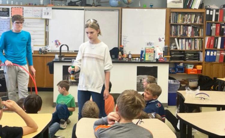Chemistry students host science fair